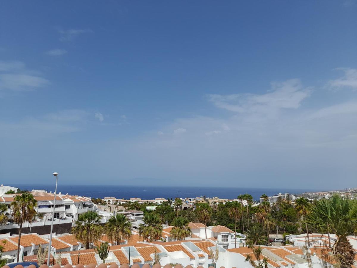 Apartments Island Village Heights Адехе Екстер'єр фото