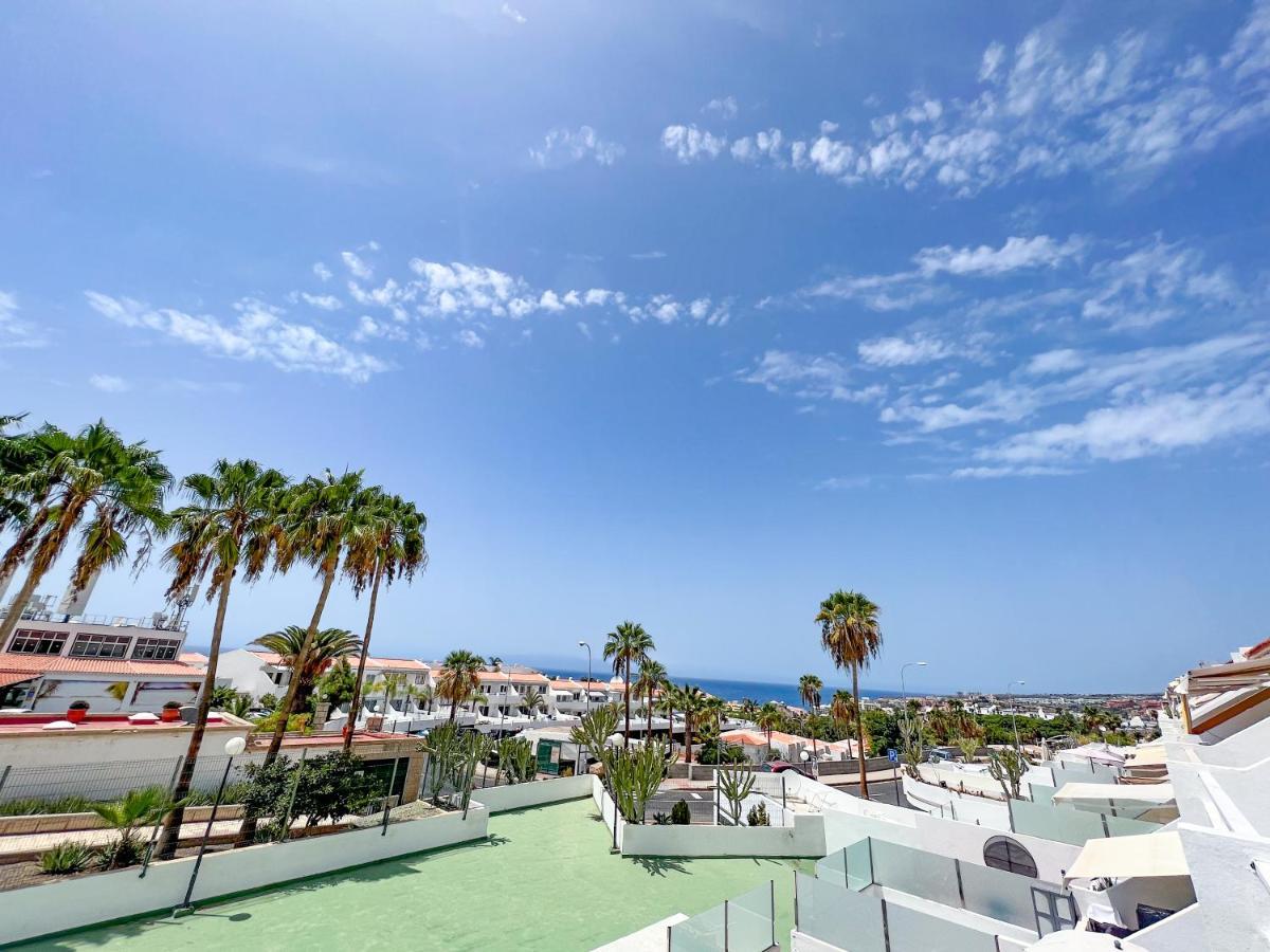 Apartments Island Village Heights Адехе Екстер'єр фото