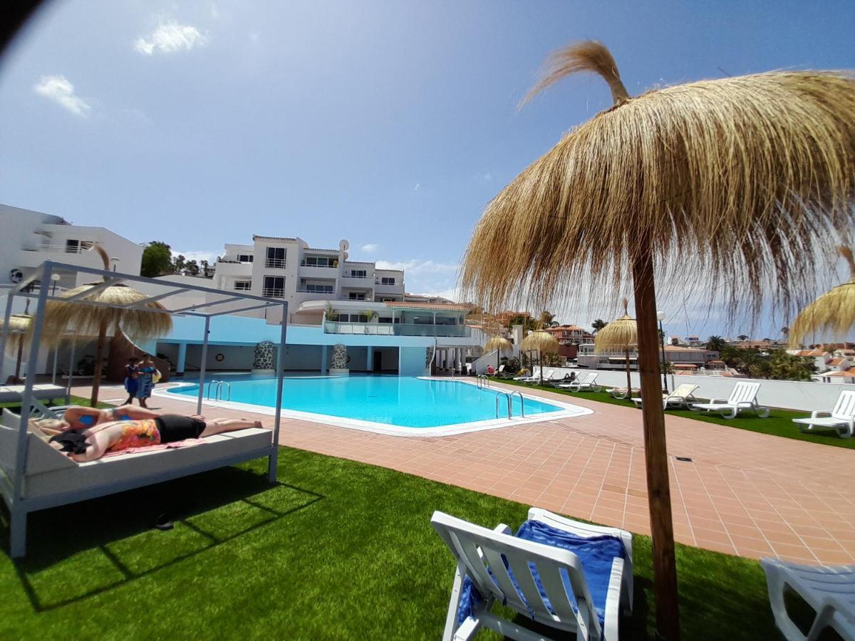 Apartments Island Village Heights Адехе Екстер'єр фото