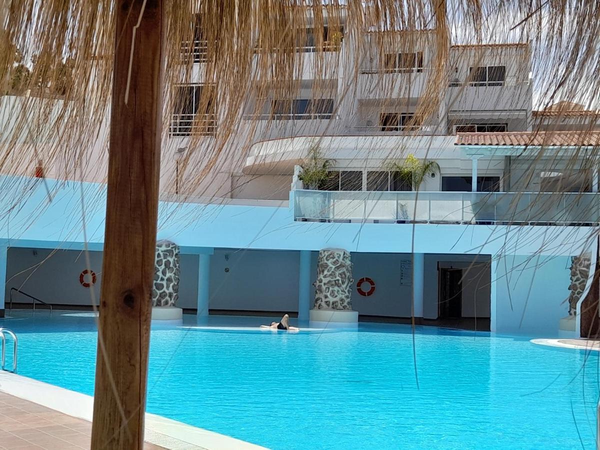 Apartments Island Village Heights Адехе Екстер'єр фото