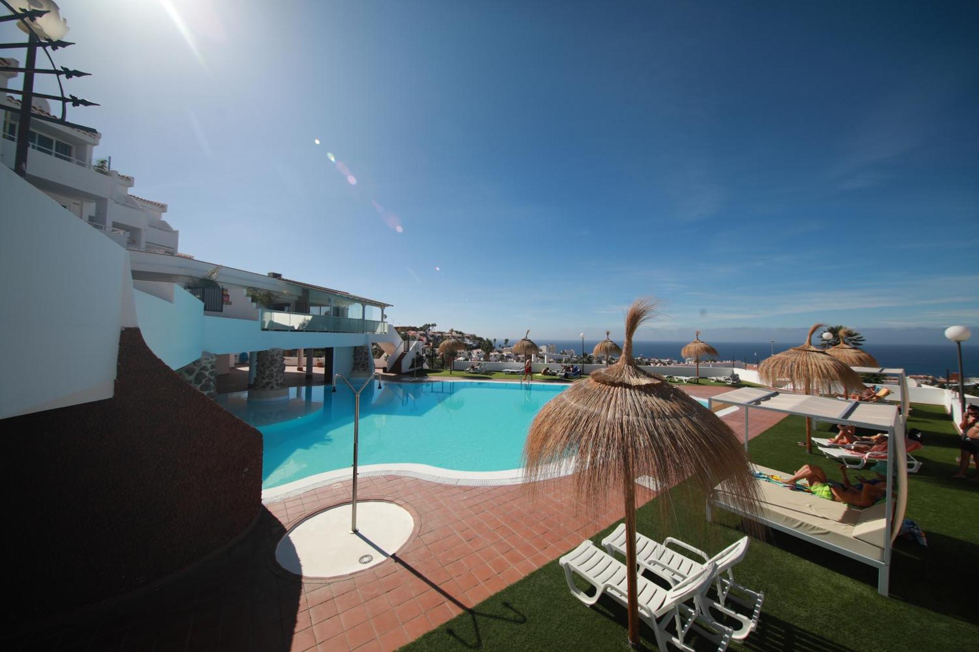 Apartments Island Village Heights Адехе Екстер'єр фото