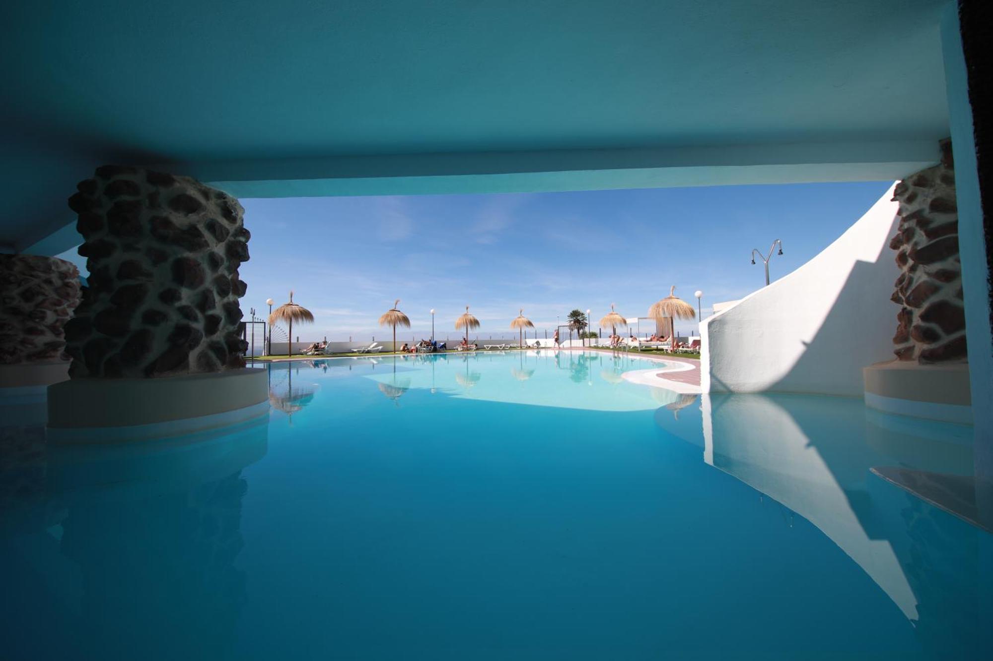 Apartments Island Village Heights Адехе Екстер'єр фото