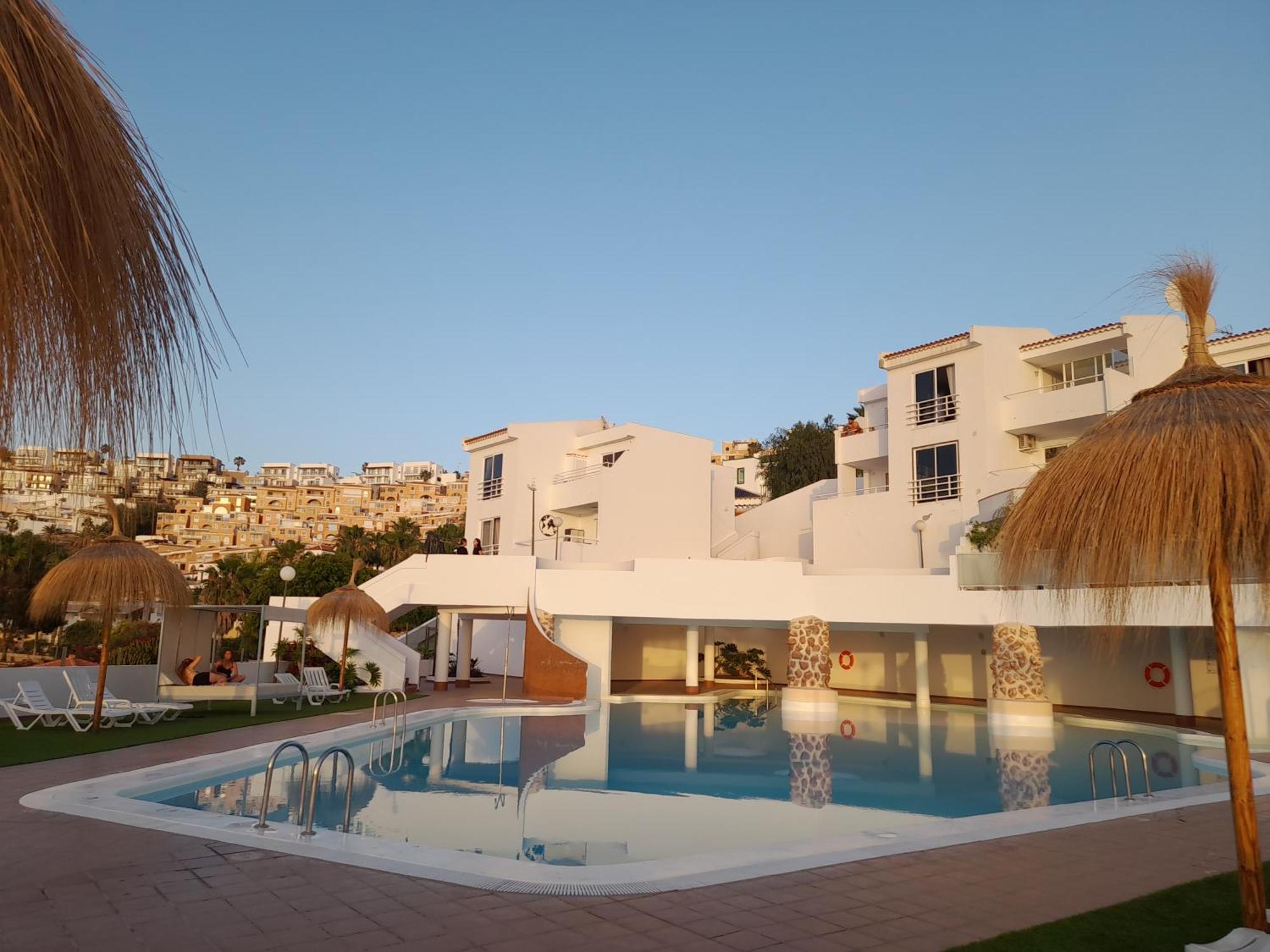 Apartments Island Village Heights Адехе Екстер'єр фото