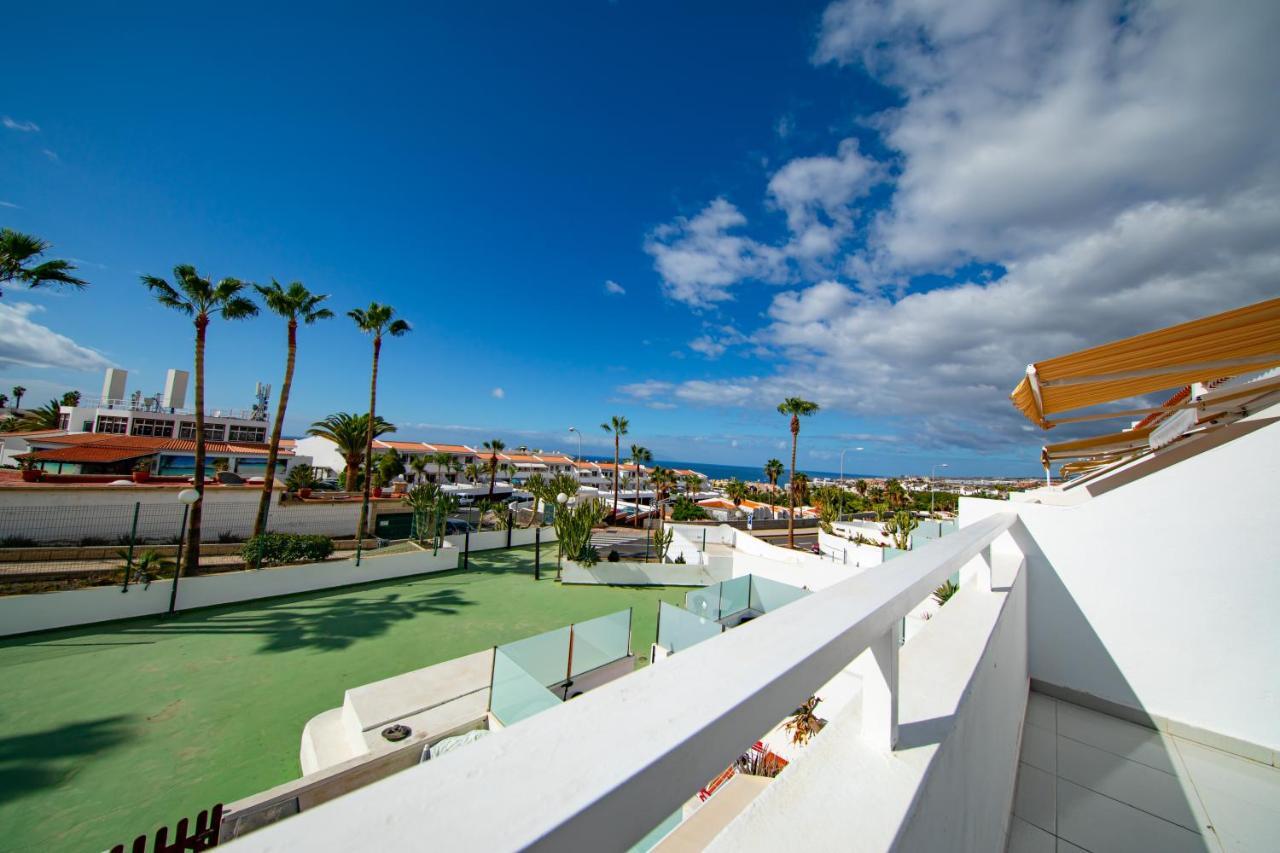 Apartments Island Village Heights Адехе Екстер'єр фото